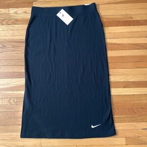 Nike Slim Fit High Rise Below Knee Length Skirt Black Size Large